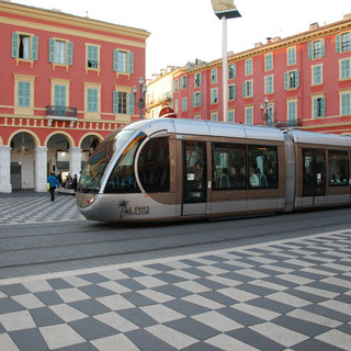 Nizza capitale dell’oceano: trasporti pubblici gratuiti per l’UNOC 2025