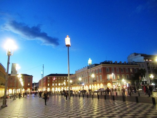 "Tonalità d'azzurro" di Piero Macario