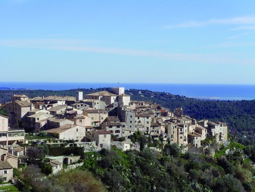 La città delle violette? Tourrettes-sur-Loup, tra Nizza e Cannes
