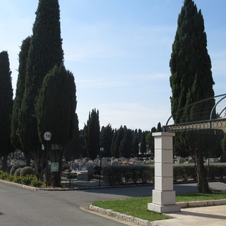 Un cimitero dell'Ovest della città