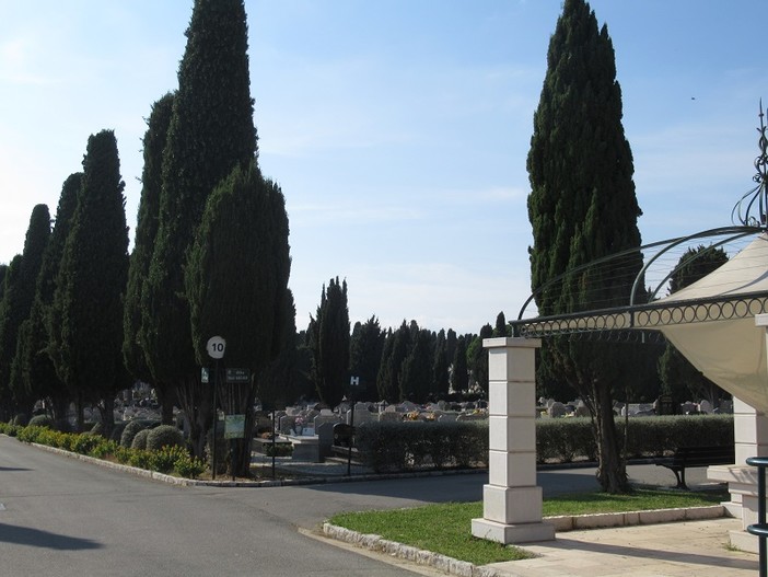 Un cimitero dell'Ovest della città Un cimitero dell'Ovest della città