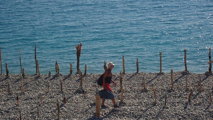 La spiaggia di Nizza nelle foto di Ghjuvan Pasquale