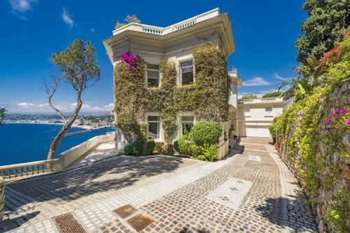 Villa Roc Fleuri, Nizza. Foto sito Idealista Villa Roc Fleuri, Nizza. Foto sito Idealista