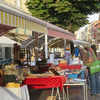 Tanti oggetti, tante curiosità: i marché à la brocante in Costa Azzurra