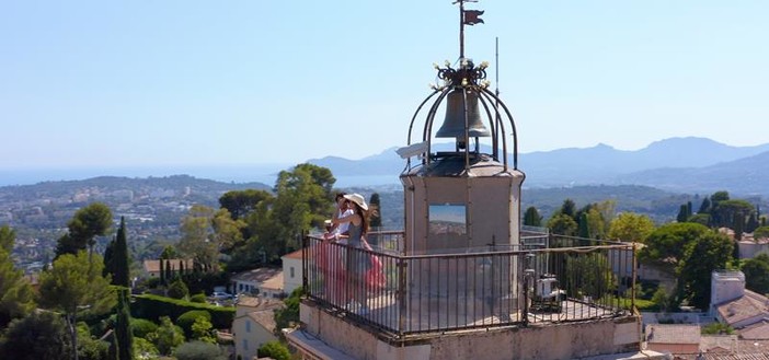 Mougins Village au sommet du clocher  @Remi Atlan Mouginstourisme