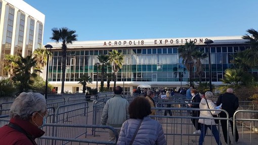 Il Palais des Expositions di Nizza, attualmente utilizzato come &quot;vaccinodromo&quot;, foto di Ghjuvan Pasquale