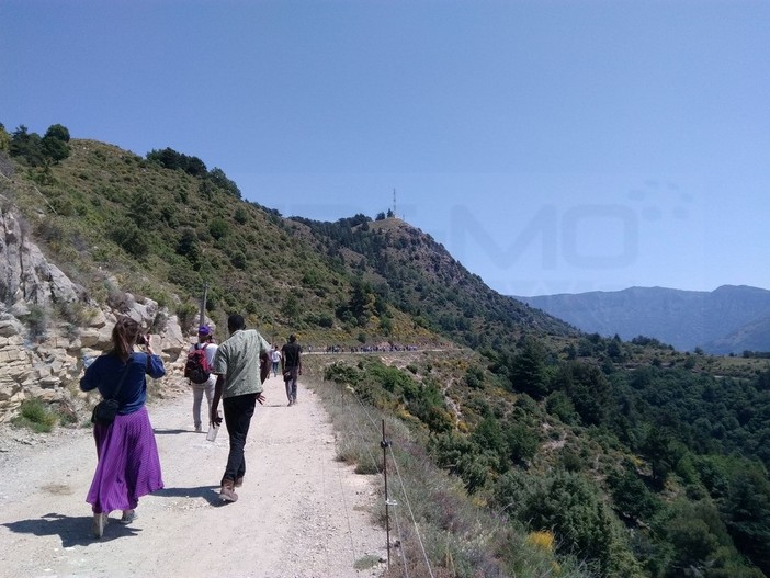 500 persone a Mentone per la manifestazione sui migranti 500 persone a Mentone per la manifestazione sui migranti