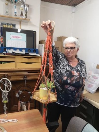 Gli oggetti preparati dai volontari del Potager de la Fantaisie (foto di Patrizia Gallo) Gli oggetti preparati dai volontari del Potager de la Fantaisie (foto di Patrizia Gallo)