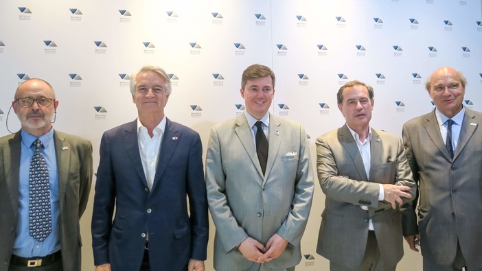 E dopo il Principe e il Presidente kazako Nazarbayev, anche il Senato della Repubblica Francese manda una delegazione per riverire il Padiglione di Monaco ad Astana EXPO 2017 E dopo il Principe e il Presidente kazako Nazarbayev, anche il Senato della Repubblica Francese manda una delegazione per riverire il Padiglione di Monaco ad Astana EXPO 2017