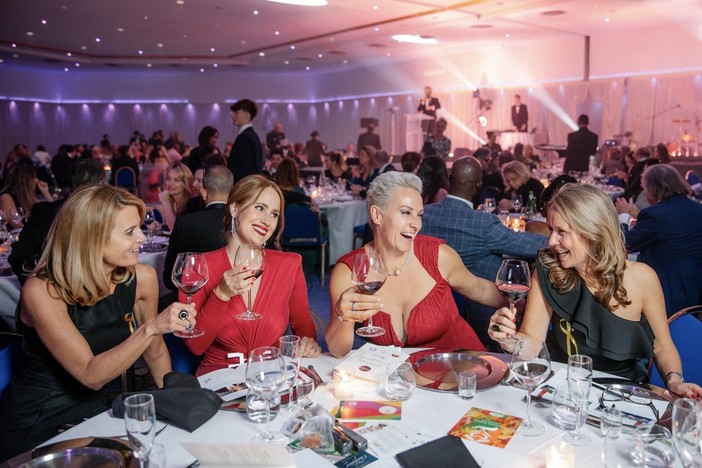 A Monte-Carlo una serata tra lusso e beneficenza: all'Hotel Fairmont c'è "Turning Luxury Into Charity” A Monte-Carlo una serata tra lusso e beneficenza: all'Hotel Fairmont c'è "Turning Luxury Into Charity”