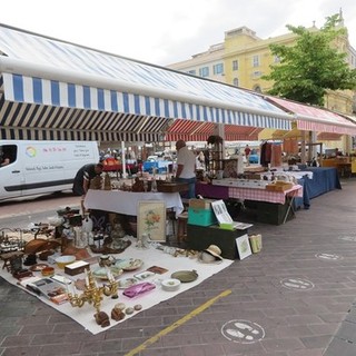 Tanti oggetti, tante curiosità: i marché à la brocante in Costa Azzurra