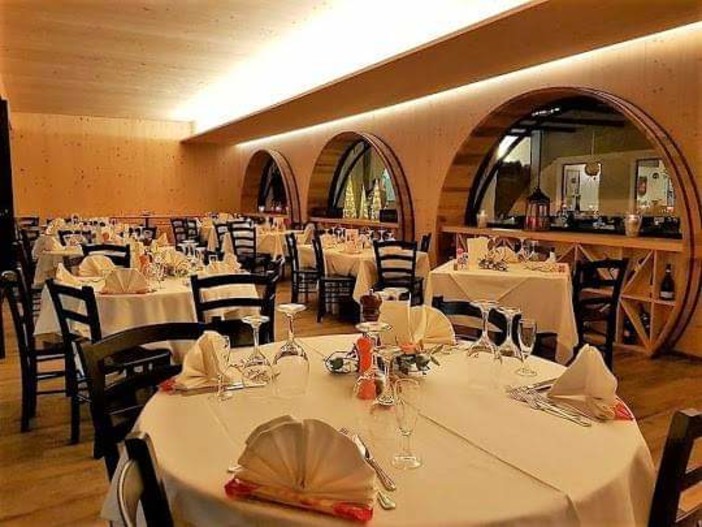 Sanremo, al Ristorante Villaggio dei Fiori quattro serate a tema. Si parte il 26 febbraio con la Bagna Cauda, prenotati adesso!