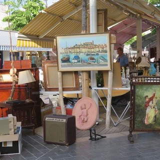 Tanti oggetti, tante curiosità: i marché à la brocante in Costa Azzurra