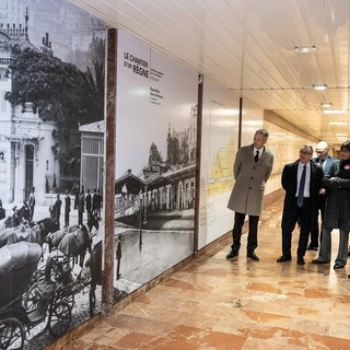 I Principi in visita alla mostra nella stazione di Monaco (Foto Eric Mathon-Palais Princier)