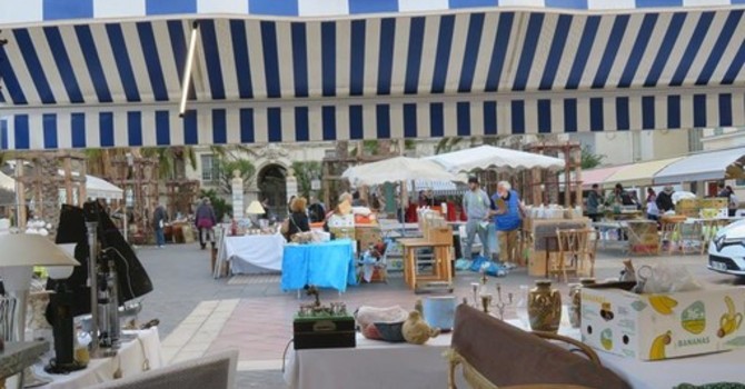 Tanti oggetti, tante curiosità: i marché à la brocante in Costa Azzurra