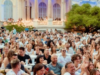 Sequenze fotografiche dall’evento di luglio 2025, al Villa Jamel Comedy Club. Sequenze fotografiche dall’evento di luglio 2025, al Villa Jamel Comedy Club.