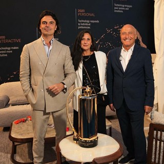 Da sin a dx: l’imprenditore Vittorio Martire; Chiara Osnago Gadda, direttore comunicazione Sportello Italia Monaco ed event manager di Evolution Horizon Award; Rino Raho, segretario generale Sportello Italia Monaco Da sin a dx: l’imprenditore Vittorio Martire; Chiara Osnago Gadda, direttore comunicazione Sportello Italia Monaco ed event manager di Evolution Horizon Award; Rino Raho, segretario generale Sportello Italia Monaco