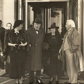 Winston Churchill et Lloyd Georges à Cannes pour la conférence de la paix, janvier 1922 (c) MDC