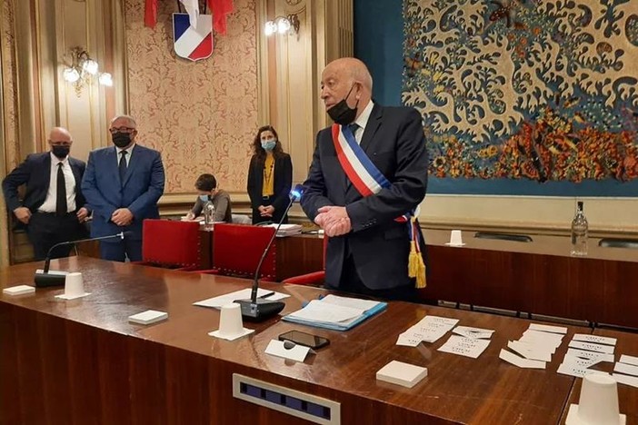 L'elezione di Yves Juhel a sindaco di Menton L'elezione di Yves Juhel a sindaco di Menton