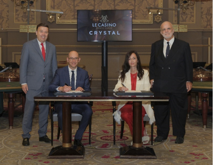 Pascal Camia, Direttore Sviluppo Internazionale di Monte-Carlo Société des Bains de Mer e Cristina Levis, Amministratore Delegato di A&K Travel Group, circondati da Stéphane Valeri, Presidente e Amministratore Delegato di Monte-Carlo Société des Bains de Mer e Manfredi Lefebvre d'Ovidio, Presidente Esecutivo di A&K Travel Group. Pascal Camia, Direttore Sviluppo Internazionale di Monte-Carlo Société des Bains de Mer e Cristina Levis, Amministratore Delegato di A&K Travel Group, circondati da Stéphane Valeri, Presidente e Amministratore Delegato di Monte-Carlo Société des Bains de Mer e Manfredi Lefebvre d'Ovidio, Presidente Esecutivo di A&K Travel Group.