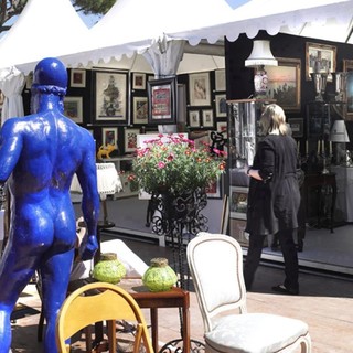 Antibes Art Fair 2026, torna il grande mercato dell’arte: capolavori e design sul Mediterraneo