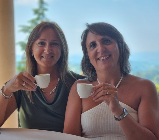 Prendere il caffè insieme: un gesto di amicizia Prendere il caffè insieme: un gesto di amicizia