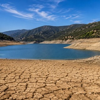La siccità morde la Costa Azzurra: il prefetto stringe la vite, scatta il livello di crisi in cinque comuni