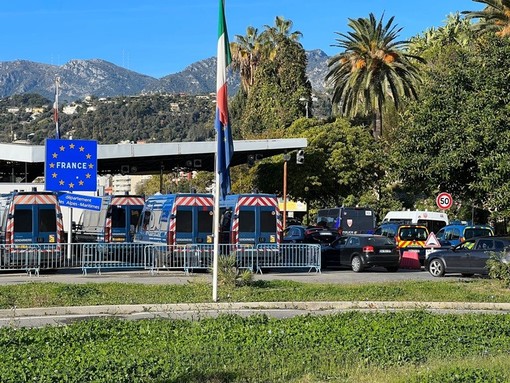 Frontiera Menton - Ventimiglia Frontiera Menton - Ventimiglia
