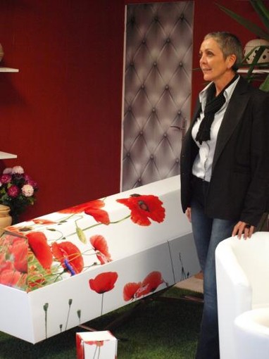 tratta da www.cercueils-en-carton.com tratta da www.cercueils-en-carton.com