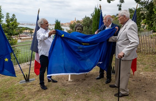 Il momento dell'inaugurazione del busto Il momento dell'inaugurazione del busto