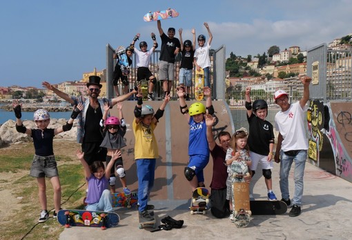 Vent'anni di evoluzioni su rotelle: la sezione Glisse dell'Étoile di Mentone festeggia un anniversario speciale Vent'anni di evoluzioni su rotelle: la sezione Glisse dell'Étoile di Mentone festeggia un anniversario speciale