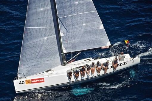 Anche lo Yacht Club de Monaco ha una sua barca ufficiale: il J111 &quot;Yacht Club de Monaco-Majic 2&quot; alla Palermo-Montecarlo