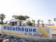 Biblioteca in spiaggia. Foto: ©Ville de Menton