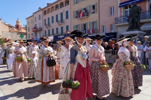 Saint Tropez, les Bravades. Le foto inserite al fondo dell'articolo sono di Silvia Assin