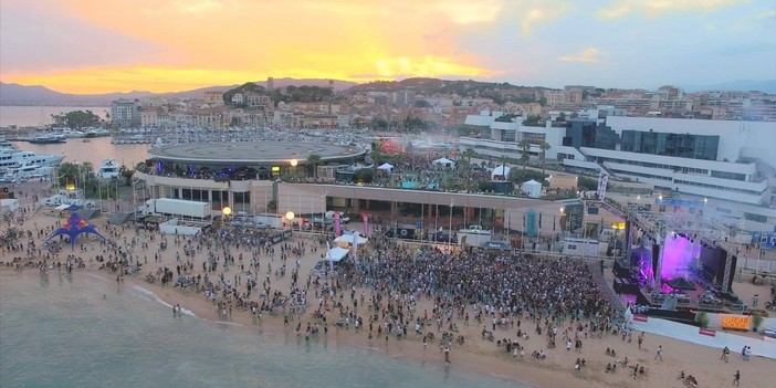 La spiaggia di Cannes si anima sino al 12 agosto con  &quot;Les plages electroniques&quot;