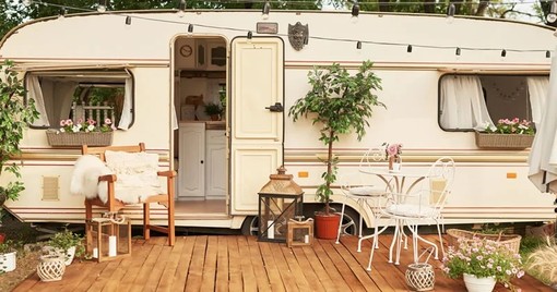 Roulotte in giardino? Ecco cosa dice la legge francese (e perché conviene)