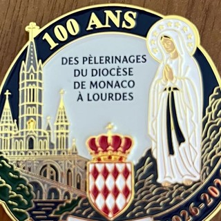 Pellegrinaggi del Diocesi di Monaco a Lourdes: disponibile l'insegna del centenario proposta dall'Hospitalité diocesana