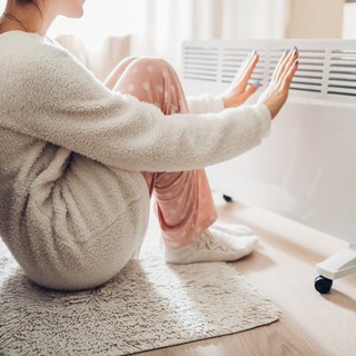 Casa troppo fredda (o troppo calda)? Ecco qual è la temperatura legale e cosa può fare l’inquilino