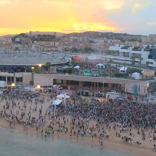 La spiaggia di Cannes si anima sino al 12 agosto con  "Les plages electroniques"