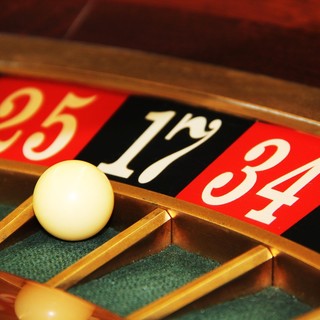 Gli italiani possono giocare nei Casinò online stranieri con licenza Svizzera?