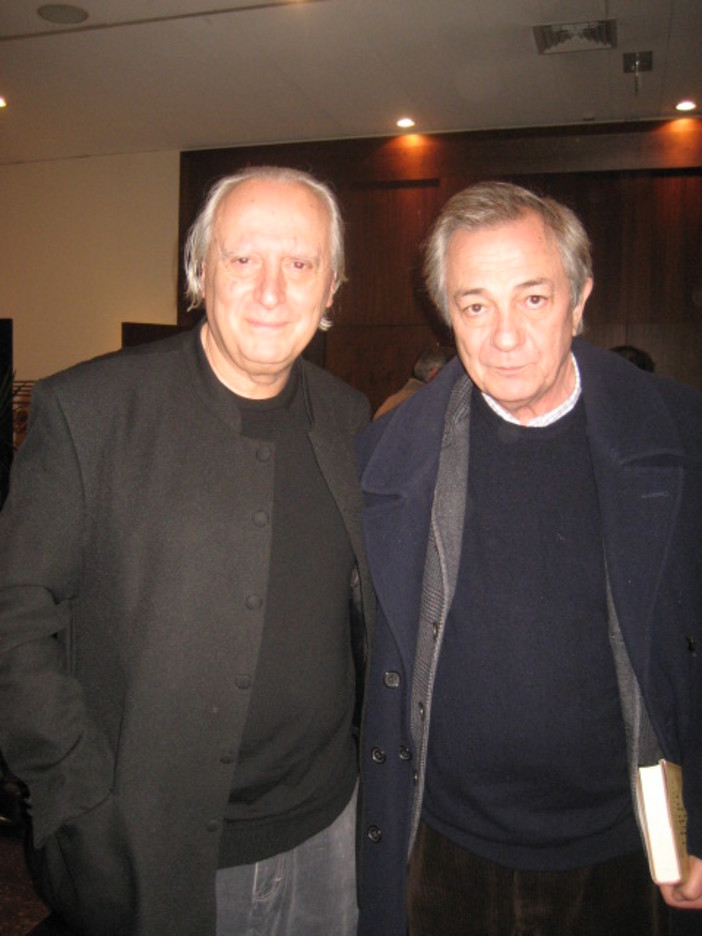 Giuseppe Conte a sinistra assieme all'attore Remo Girone