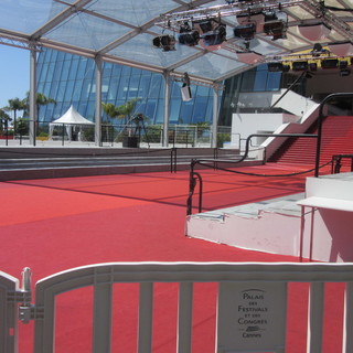 Salta il Festival del Cinema di Cannes: forse si farà a fine giugno / luglio