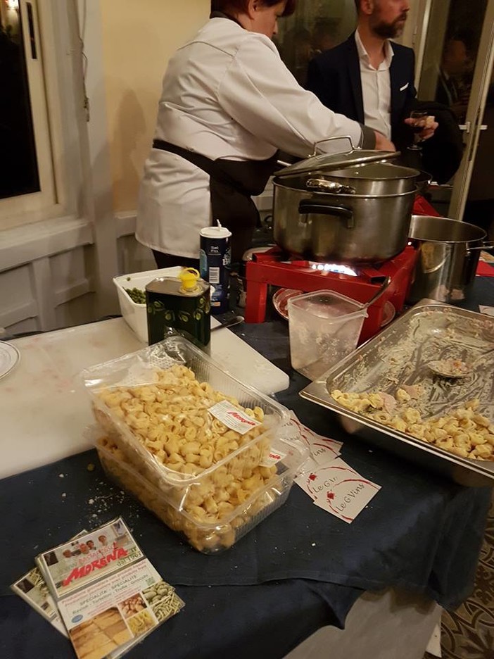 Nizza mangia italiano: grande successo all'apertura della settimana della cucina italiana nel mondo con i cappelletti di Ramon Bruno, presidente Agroalimentare CNA Imperia