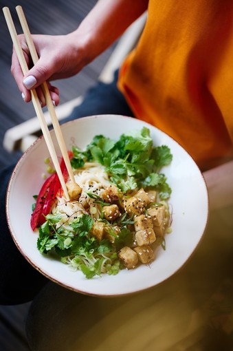 Tra cucina asiatica e dialogo alla Maison des Jeunes: il 27 marzo. Tra cucina asiatica e dialogo alla Maison des Jeunes: il 27 marzo.