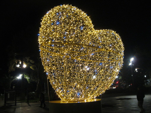 A fianco del  kiosque à musique nel Jardin Albert 1er  pulsa il cuore di Nizza  #IloveNice