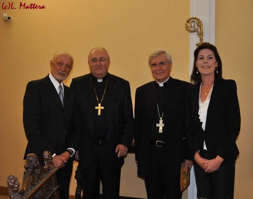 A Monaco nasce il concorso della cappa cerimoniale liturgica