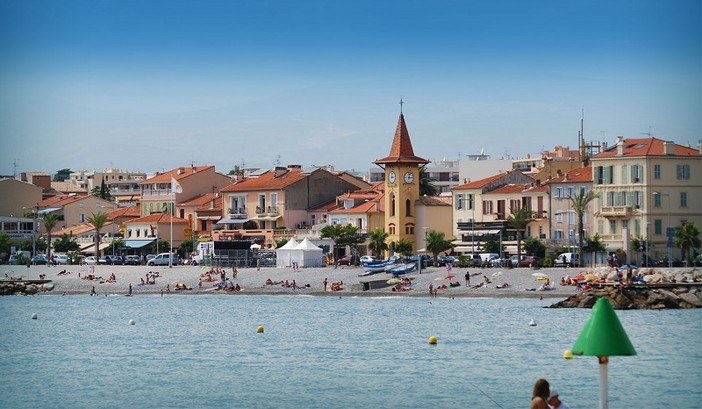 Dal 12 al 28 marzo presso il Comune annesso al Cros-de-Cagnes si terrà la mostra della pittrice Cil: « Le Haut-de-Cagnes » Dal 12 al 28 marzo presso il Comune annesso al Cros-de-Cagnes si terrà la mostra della pittrice Cil: « Le Haut-de-Cagnes »