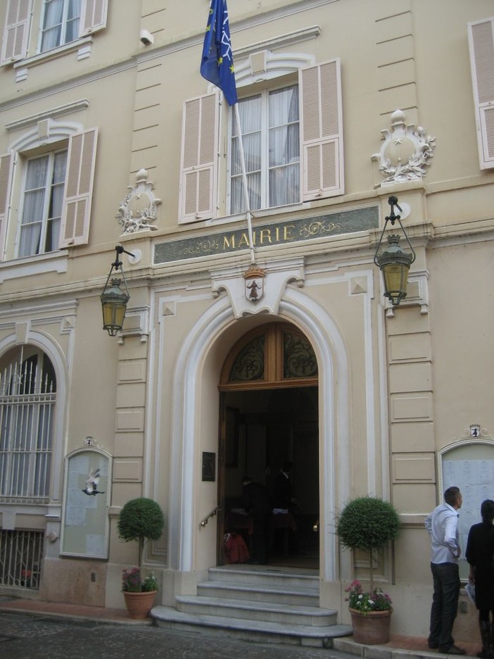 Hai una macchina elettrica? A Monte-Carlo il parcheggio è gratis