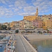 Per ulteriori informazioni sugli eventi a Mentone e per consultare il programma completo, visitate il sito ufficiale: https://www.menton.fr/ Per ulteriori informazioni sugli eventi a Mentone e per consultare il programma completo, visitate il sito ufficiale: https://www.menton.fr/