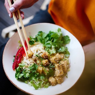 Tra cucina asiatica e dialogo alla Maison des Jeunes: il 27 marzo.